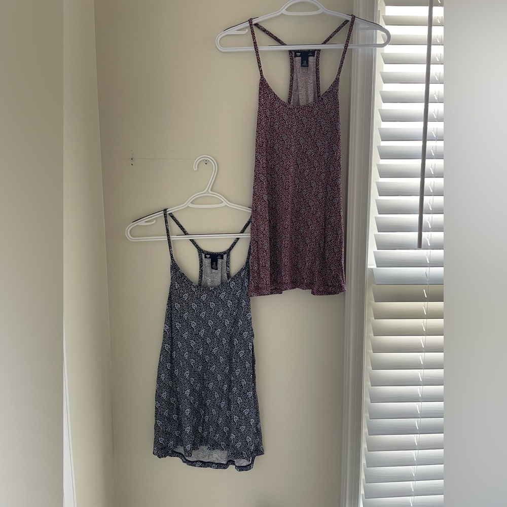 Gap Tank Top Women's| Size M | Luxe Sleeveless Spaghetti Strap Floral Scoop Neck